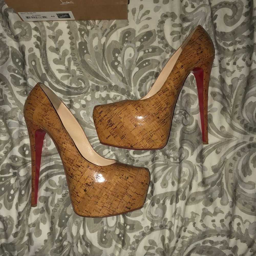 Patent cork platform